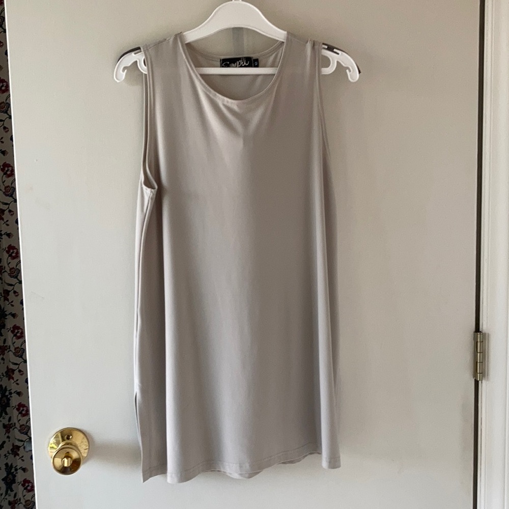 Sleeveless tunic